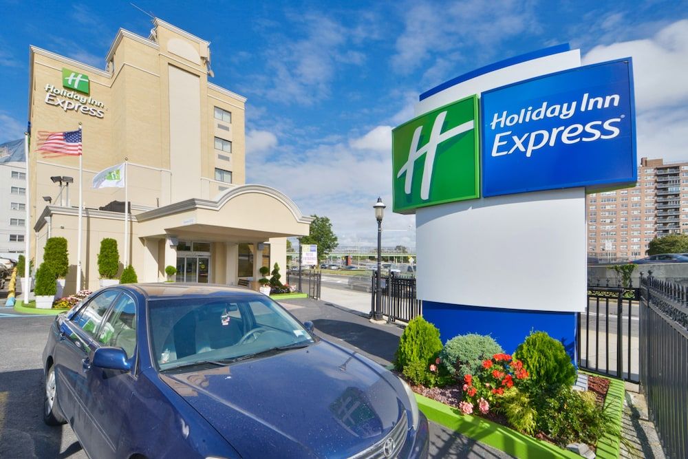 undefined Holiday Inn Express Laguardia Airport by IHG 6