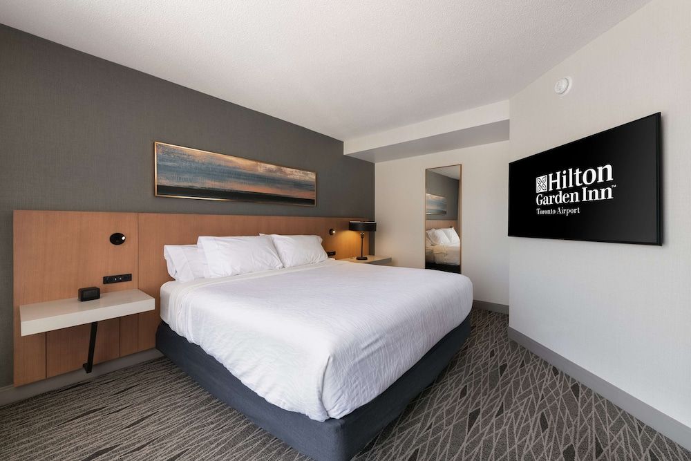 undefined Hilton Garden Inn Toronto Airport 3