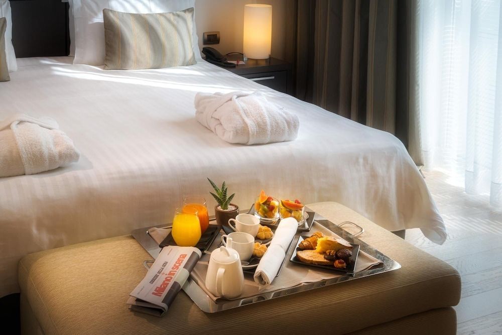 Domina Milano Fiera Superior Double Room, 1 King Bed 3