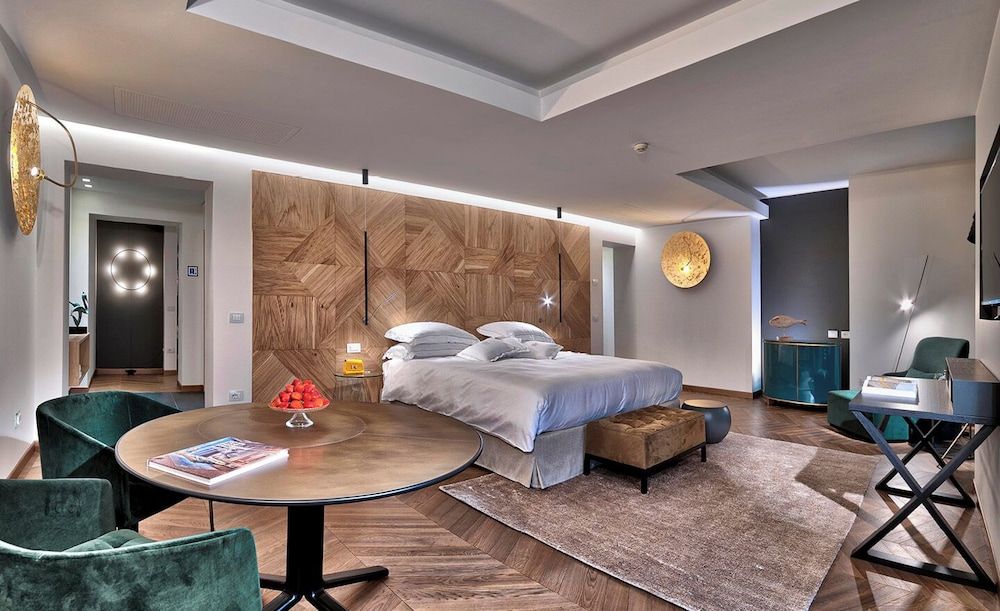 Vital Executive Suite