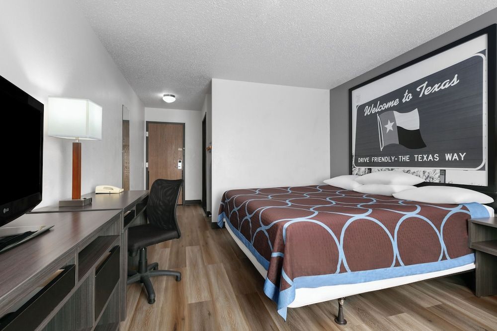 Business Room, 1 King Bed, Smoking