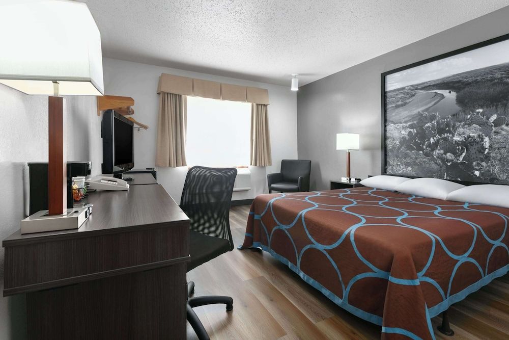 Standard Room, 1 Queen Bed, Smoking