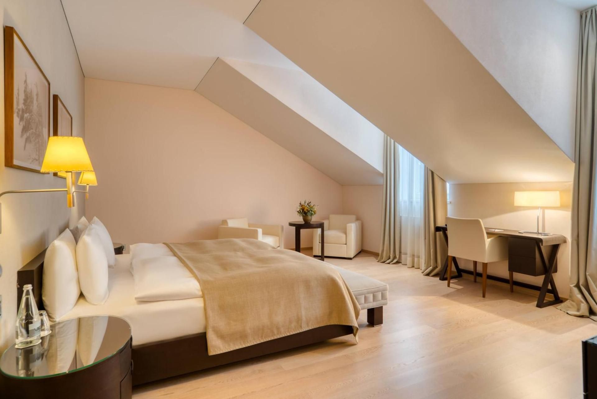 Deluxe One Bedroom Alpine Suite