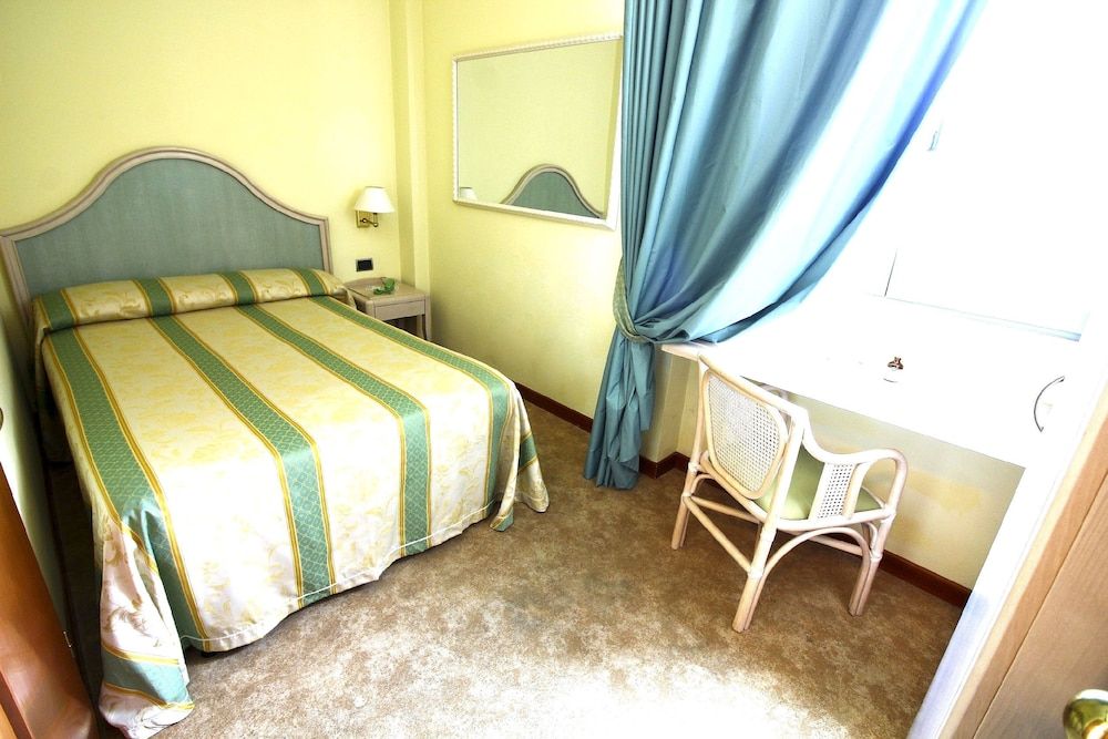 Hotel Siesta Classic Single Room