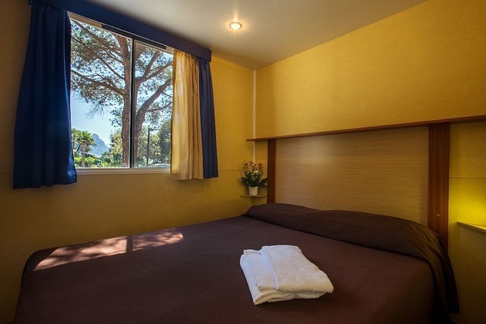 Mobile Home, 2 Bedrooms