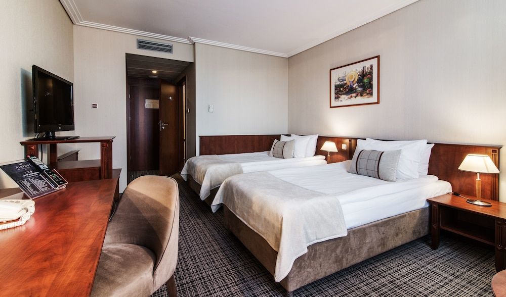 Airport Hotel Okecie Comfort Double or Twin Room, 1 Bedroom 2