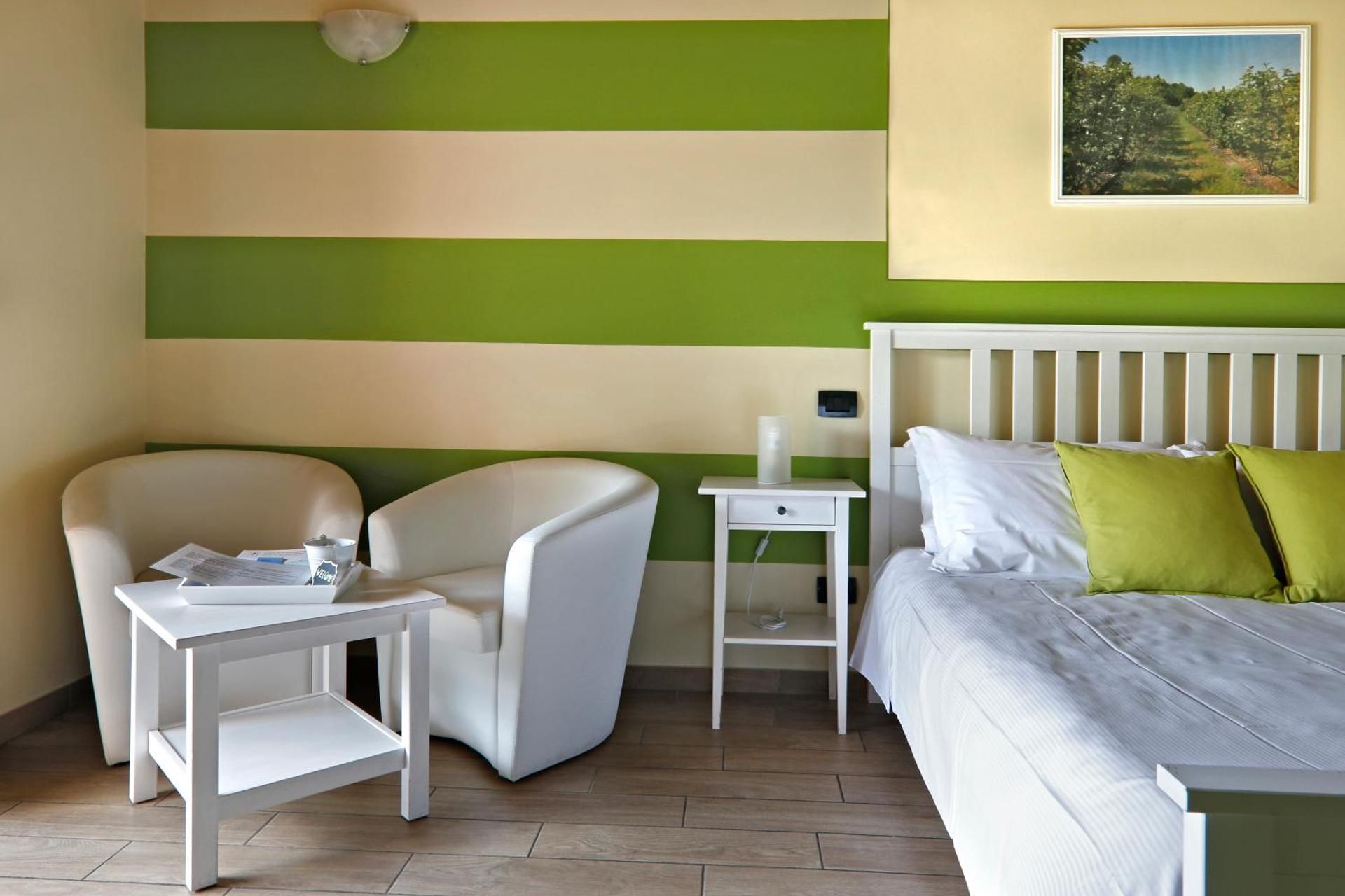 Standard Double Room with Garden View