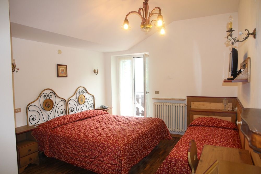 Double or Twin Room, Lake View