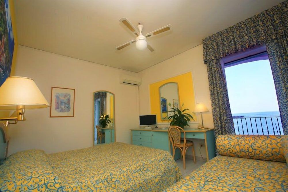 Comfort Triple Room, Sea View