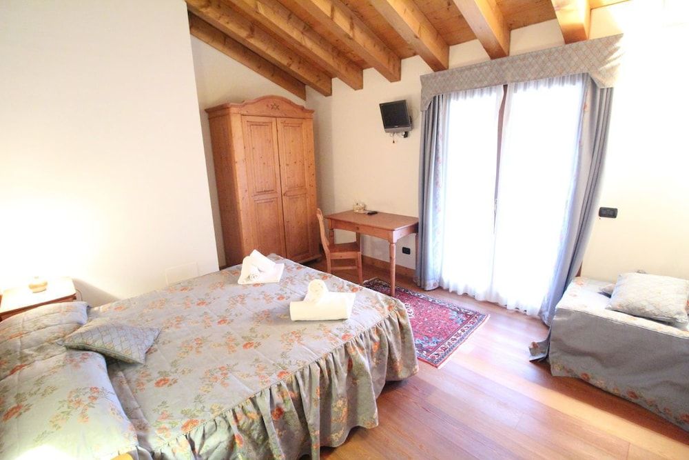 Panoramic Room