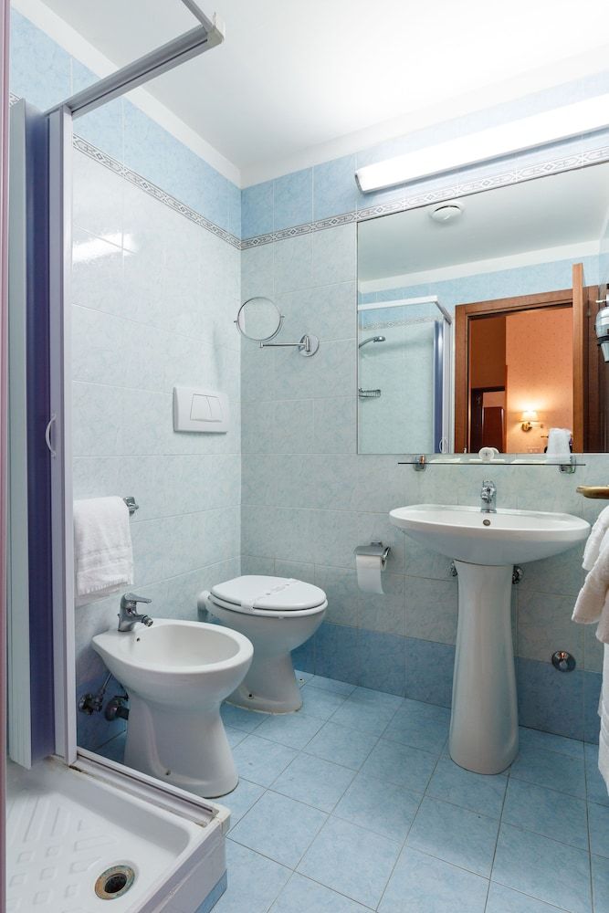 Hotel Paris Classic Double or Twin Room 2