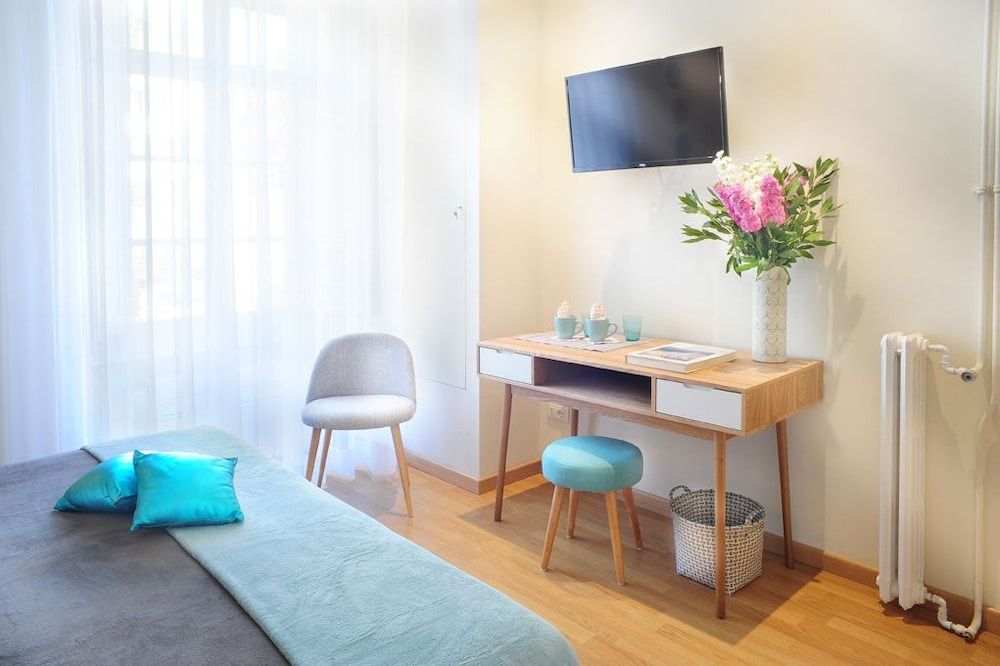 Al 7 Rooms Deluxe Double Room 14