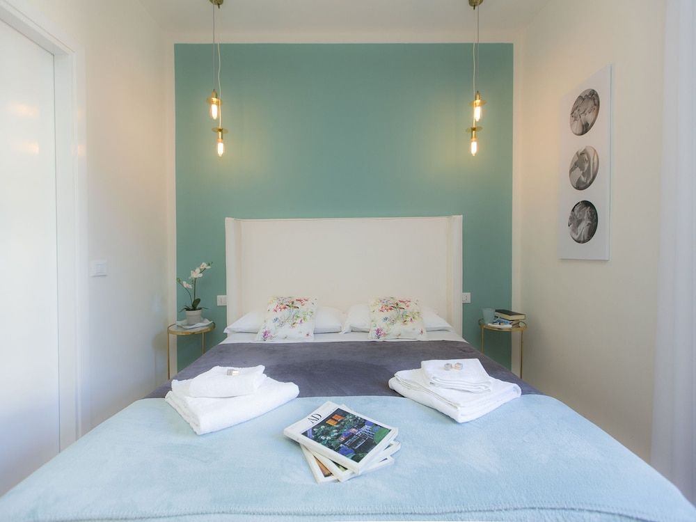 Al 7 Rooms Deluxe Double Room 5