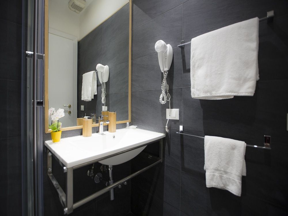 Al 7 Rooms Deluxe Double Room 12