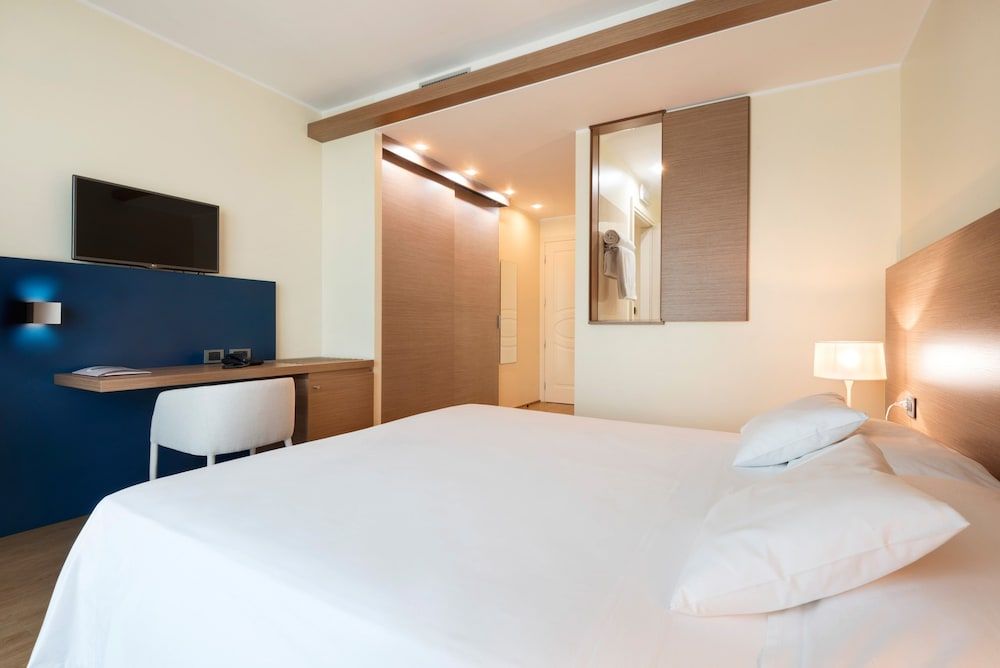 Deluxe Room, Terrace, Lake View