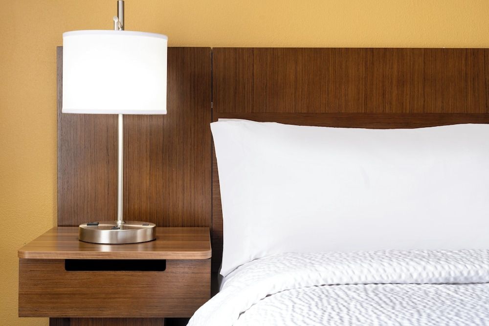 Standard Room, 1 King Bed, Accessible Bathtub (Mobility)