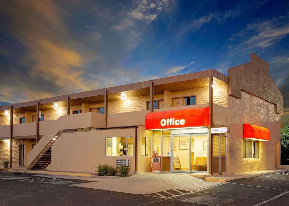 undefined Knights Inn Page 2