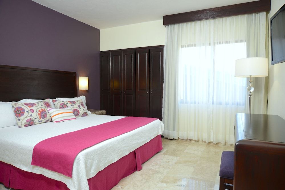 1 Bedroom Luxury Suite