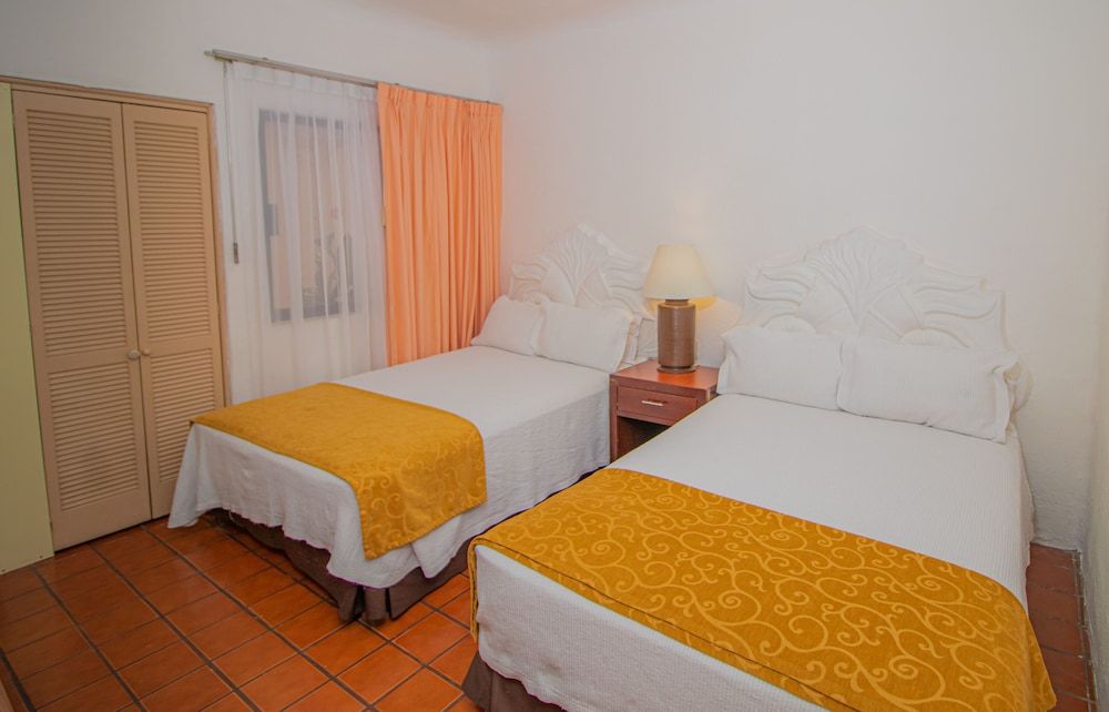 Suite 2 Bedrooms Mountain Section