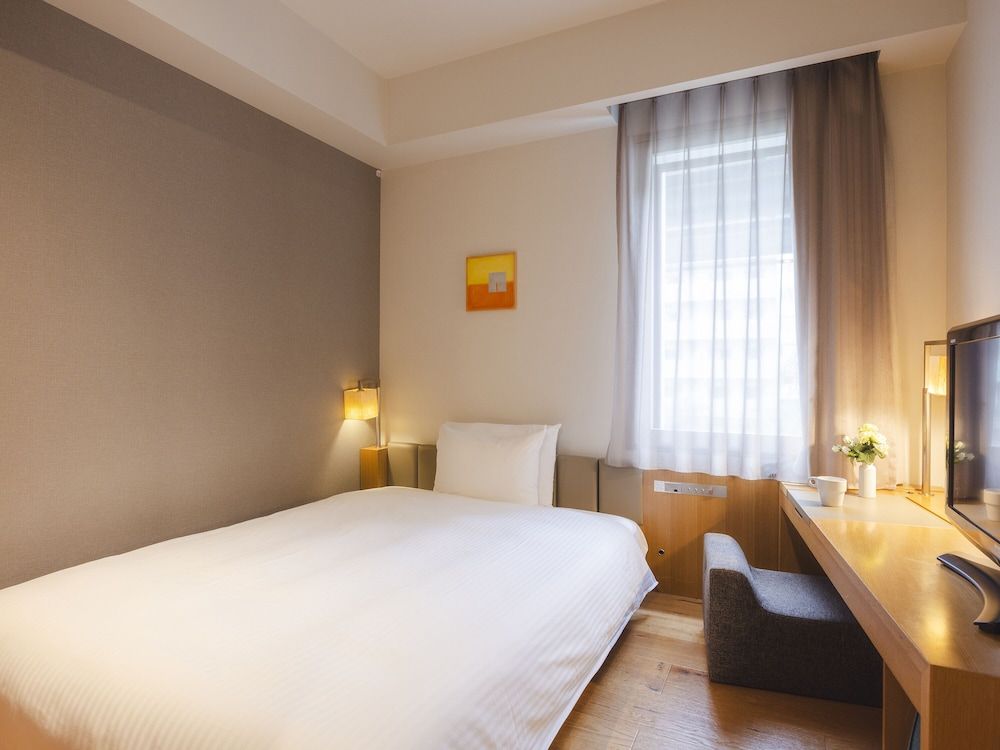 Ladies Single Room, Non Smoking (5 min train ride to/from Shinagawa)