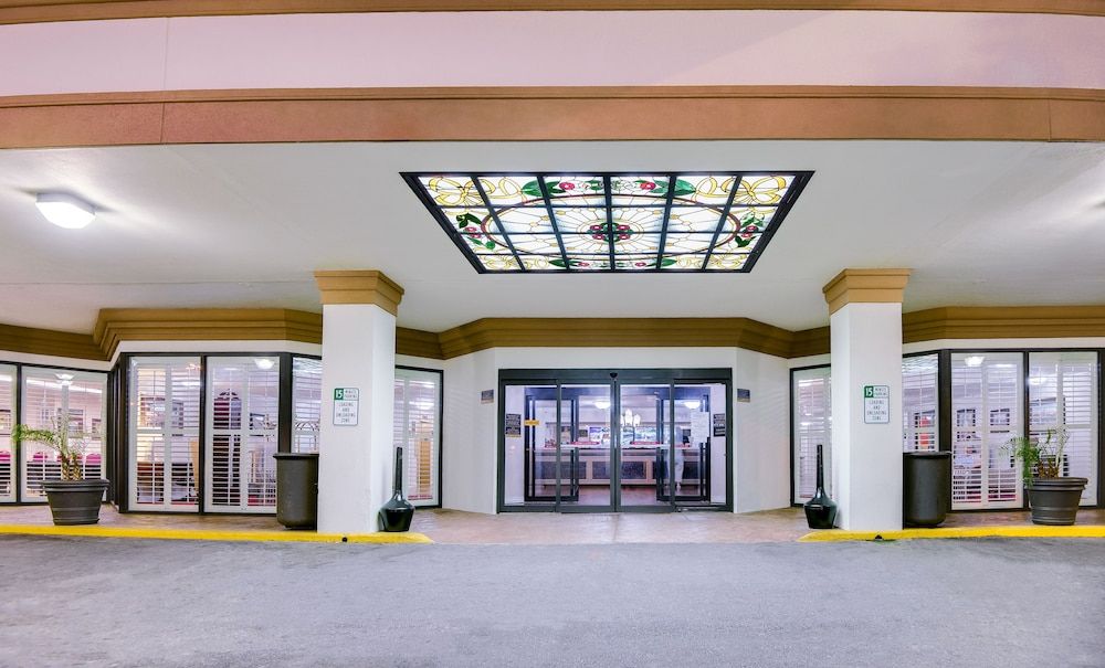 undefined Ramada by Wyndham Metairie New Orleans Airport 6