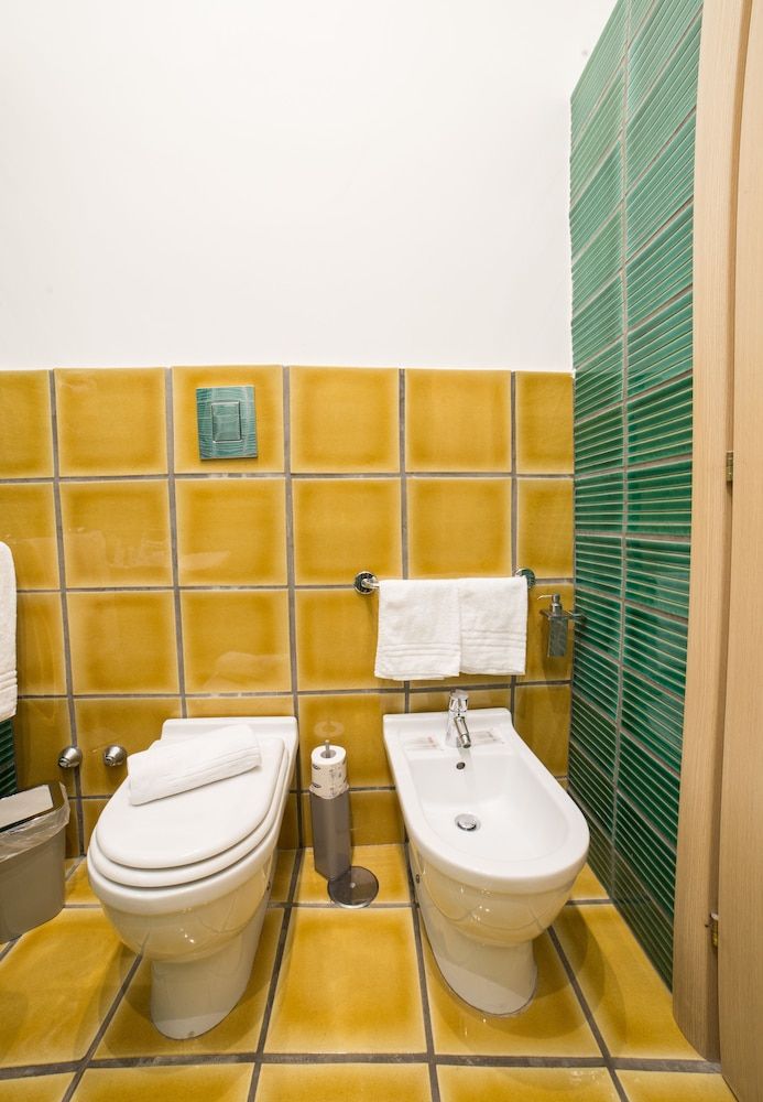 Bed and Breakfast Chiaia 32 Studio 9