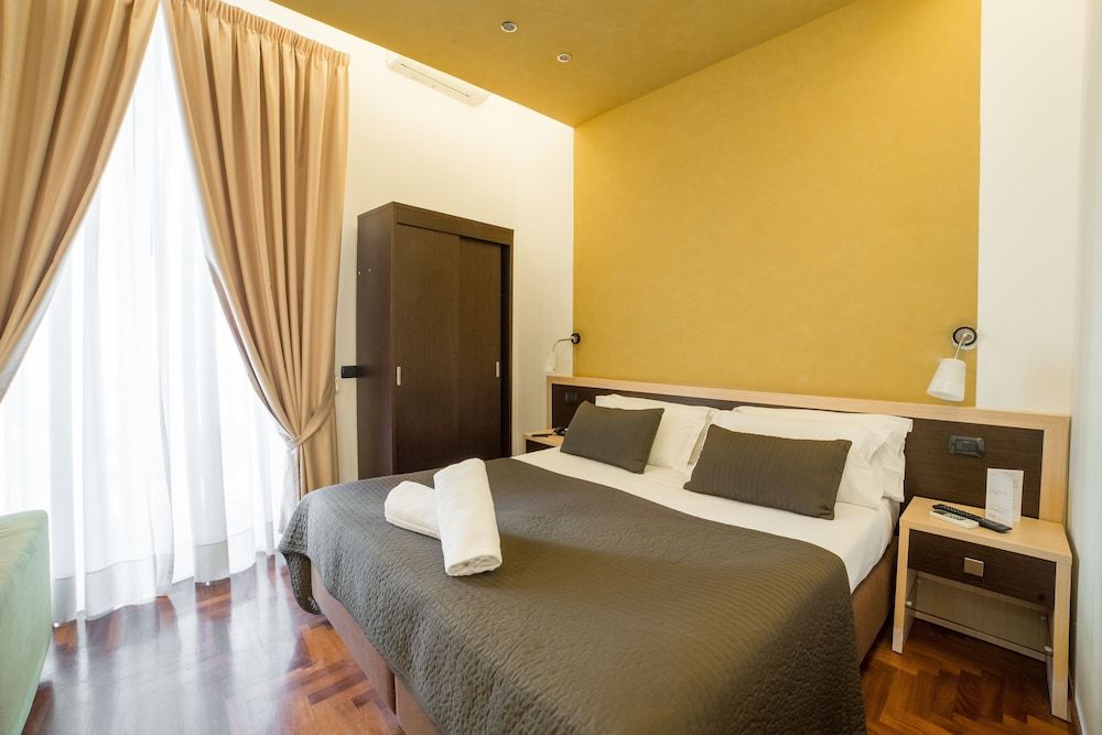 Bed and Breakfast Chiaia 32 Studio 3