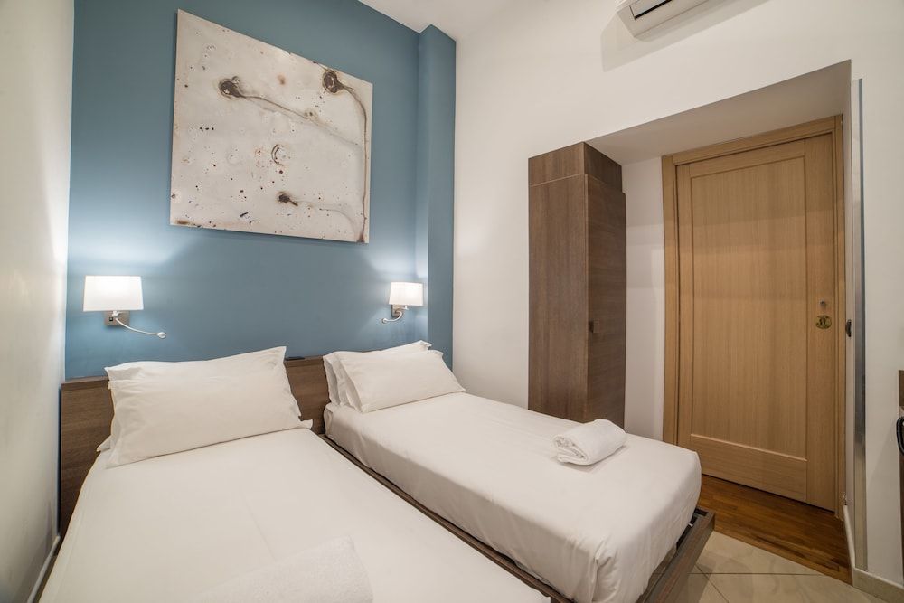 Bed and Breakfast Chiaia 32 Economy Double Room 3