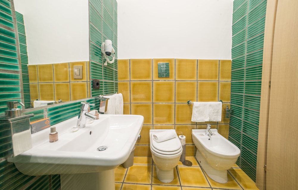 Bed and Breakfast Chiaia 32 Studio 8