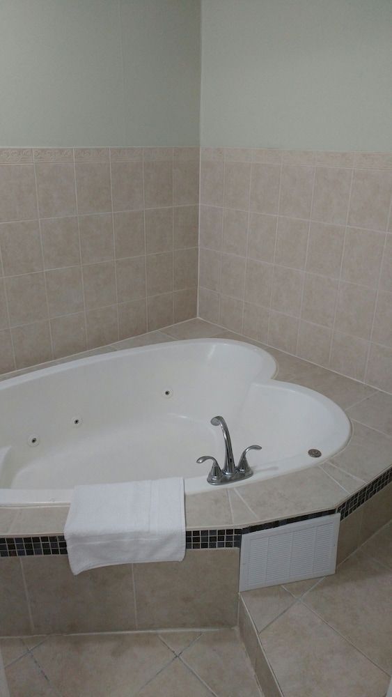 Suite, 1 King Bed, Hot Tub