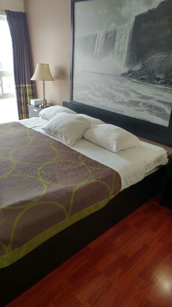 Room, 1 Queen Bed, Microwave