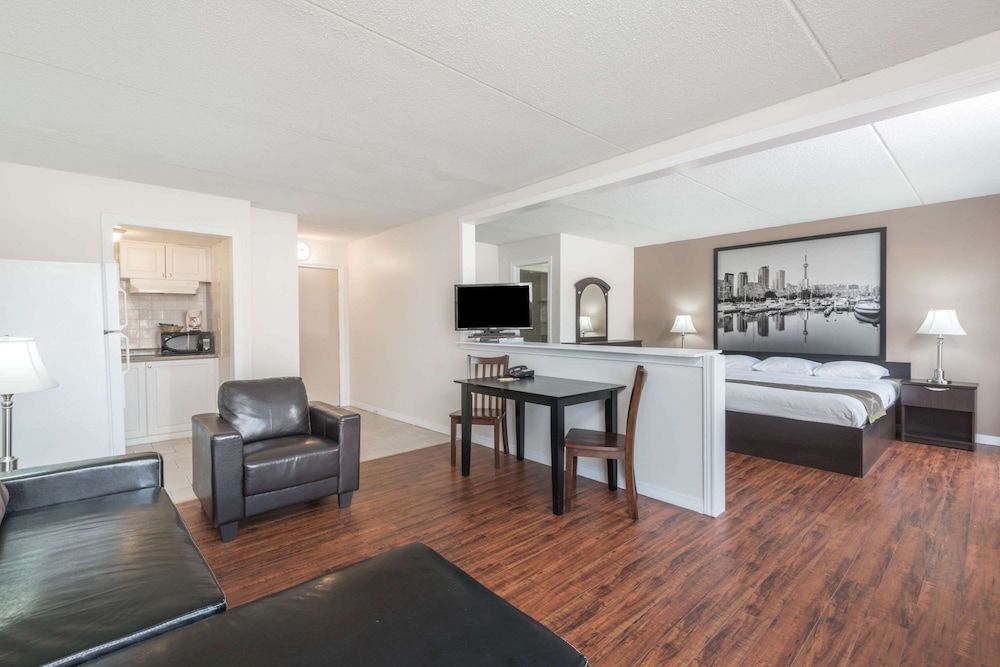 Studio Suite, 1 King Bed, Non Smoking