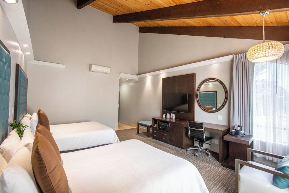 undefined Munras Inn 4