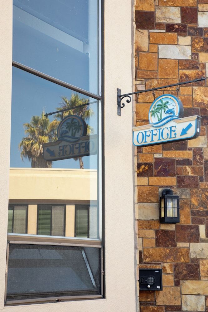 undefined Munras Inn 9