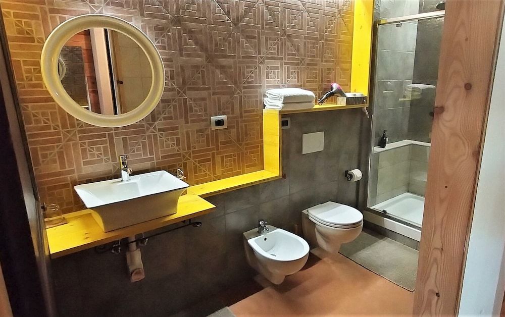 Ca'Luna Guest House Family Suite, 2 Bedrooms, Non Smoking, Garden View 3