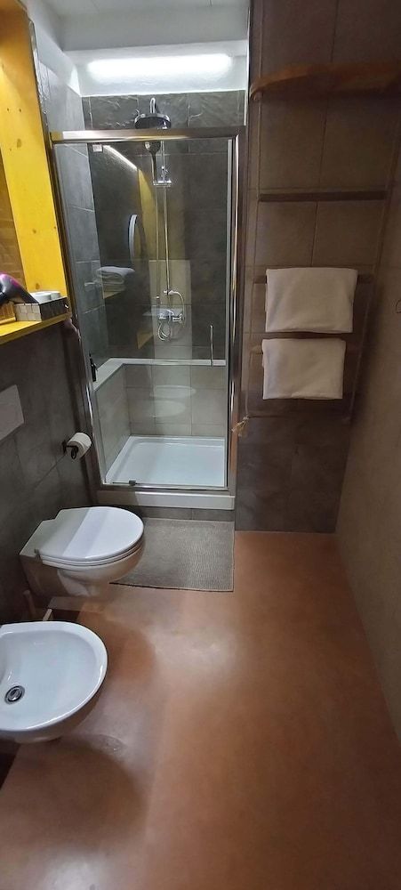 Ca'Luna Guest House Family Suite, 2 Bedrooms, Non Smoking, Garden View 4