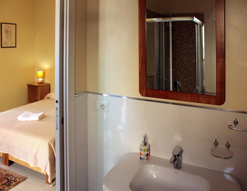B&B Pinarina Double or Twin Room 10