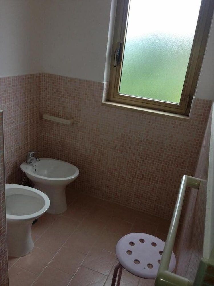 Bed & Breakfast Villa Flora Double Room, Non Smoking, Private Bathroom (Valeriana) 6