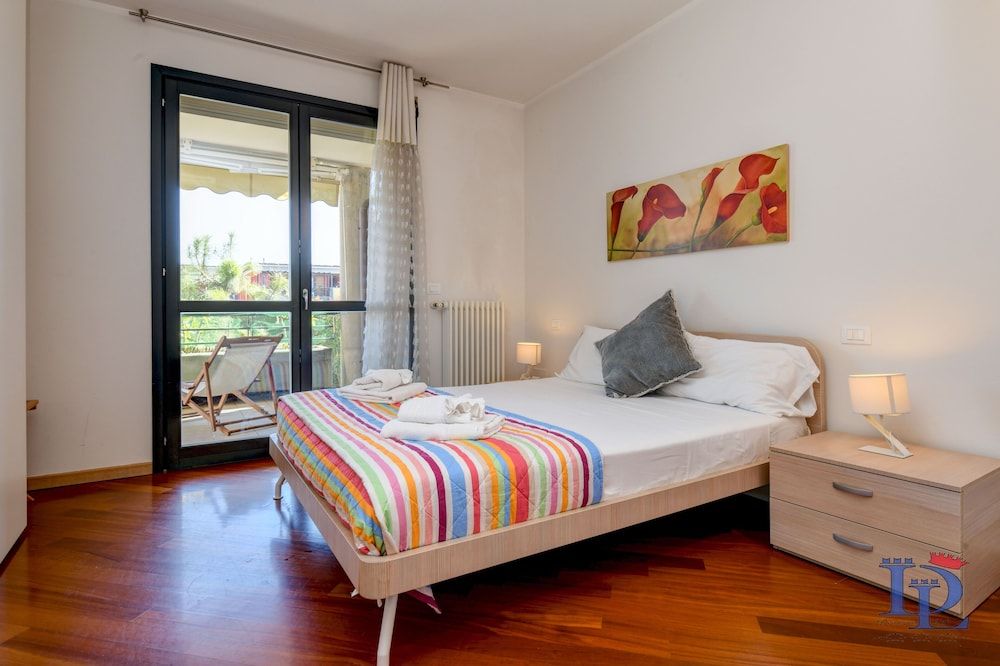 Desenzanoloft – Butterfly and Pools