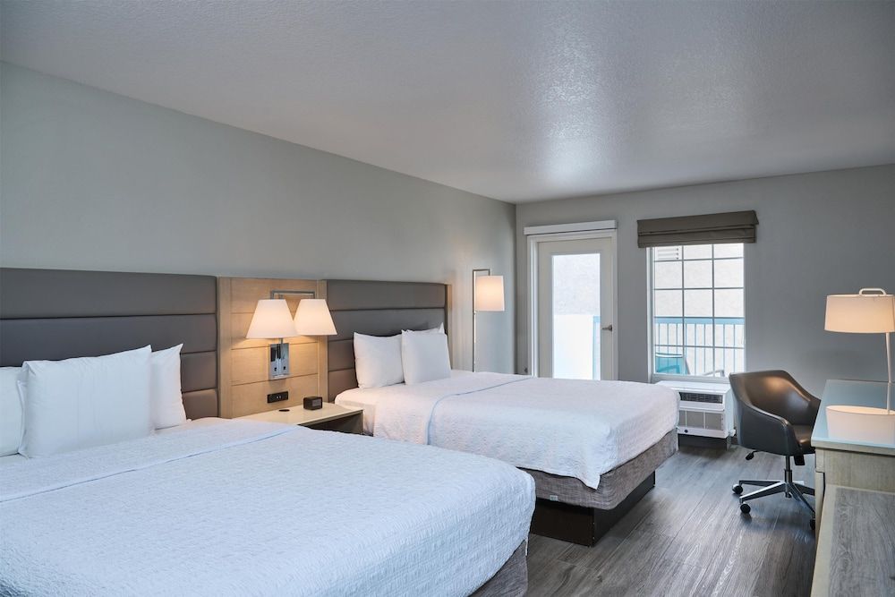 Two queen beds nonsmoking