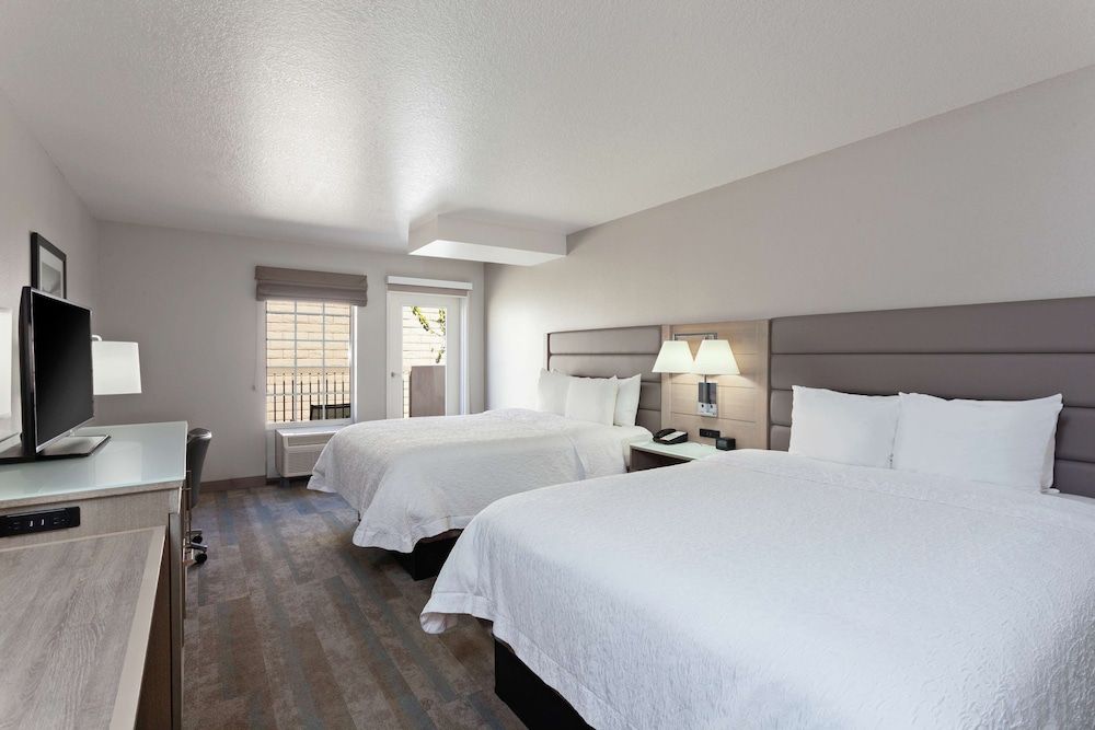 Two queen beds nonsmoking