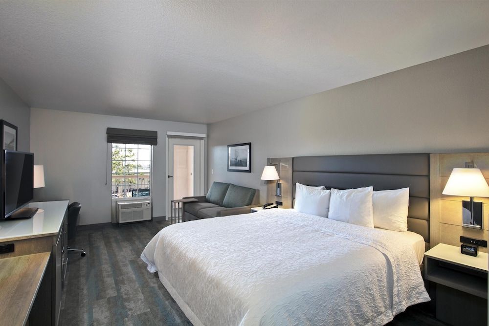 Room, 1 King Bed, Balcony, Ocean View