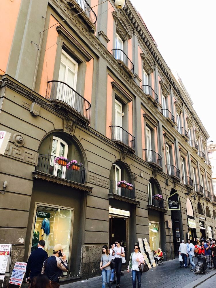 undefined Caruso Place Boutique & Wellness Suites 7