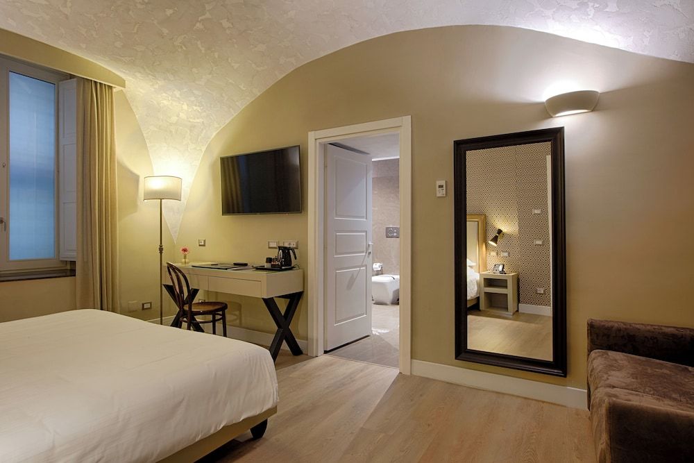 undefined Caruso Place Boutique & Wellness Suites 4