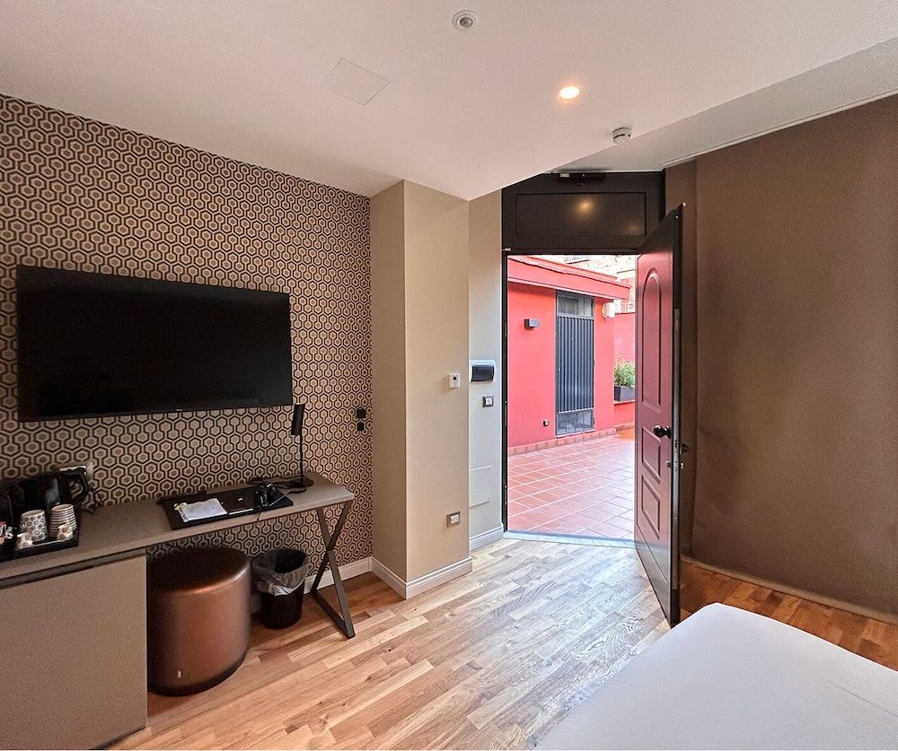 Caruso Place Boutique & Wellness Suites Superior Double Room 3