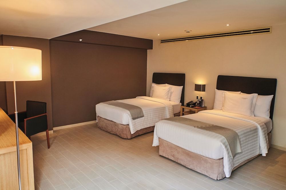Deluxe Twin Room, Pool View