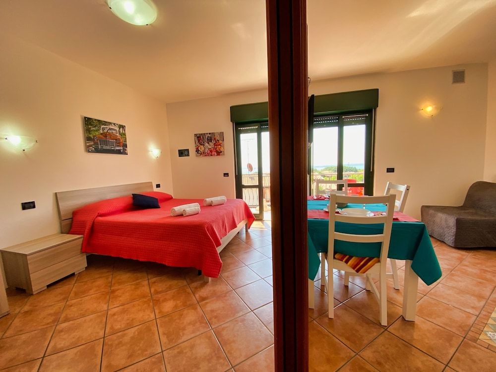 Standard Apartment, 1 Bedroom, Balcony, Lake View (Street Side)