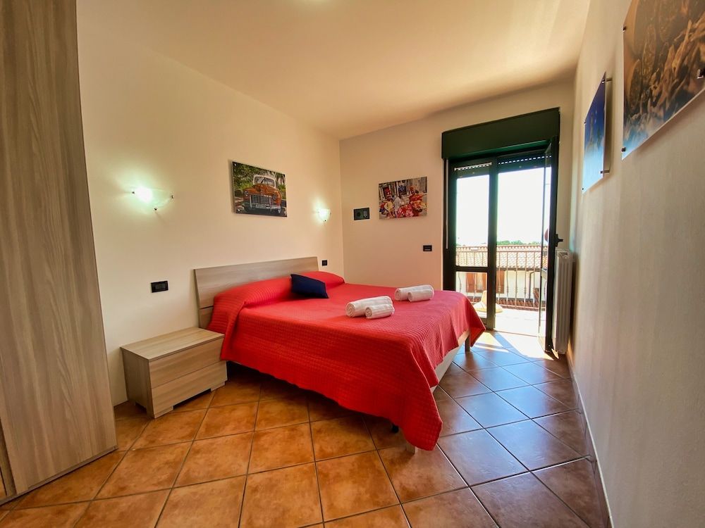 Standard Apartment, 1 Bedroom, Balcony, Lake View (Street Side)