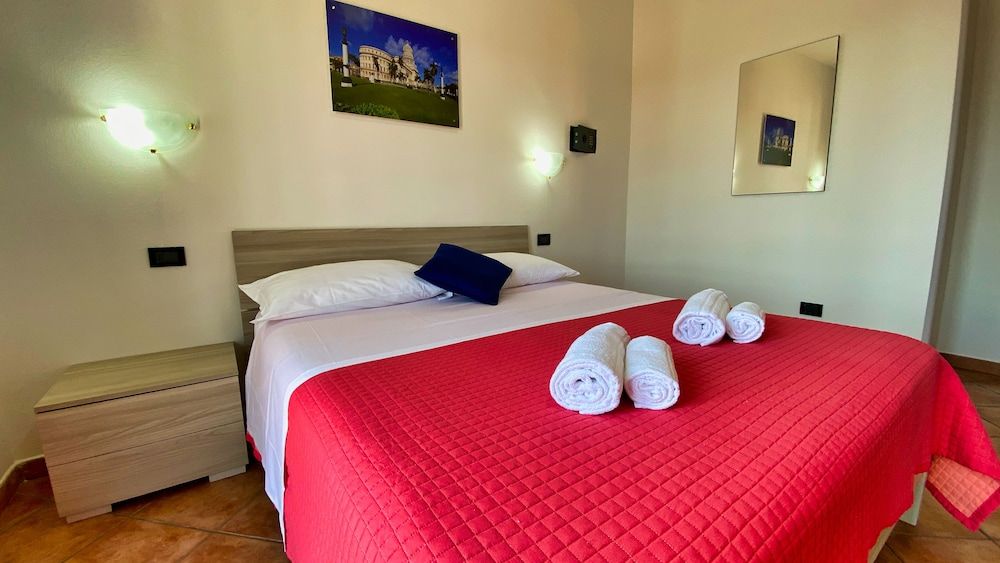 Family Apartment, 1 Bedroom, Balcony, Lake View (Street Side)