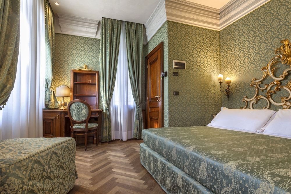 Palazzina Veneziana Superior Room, Canal View 5